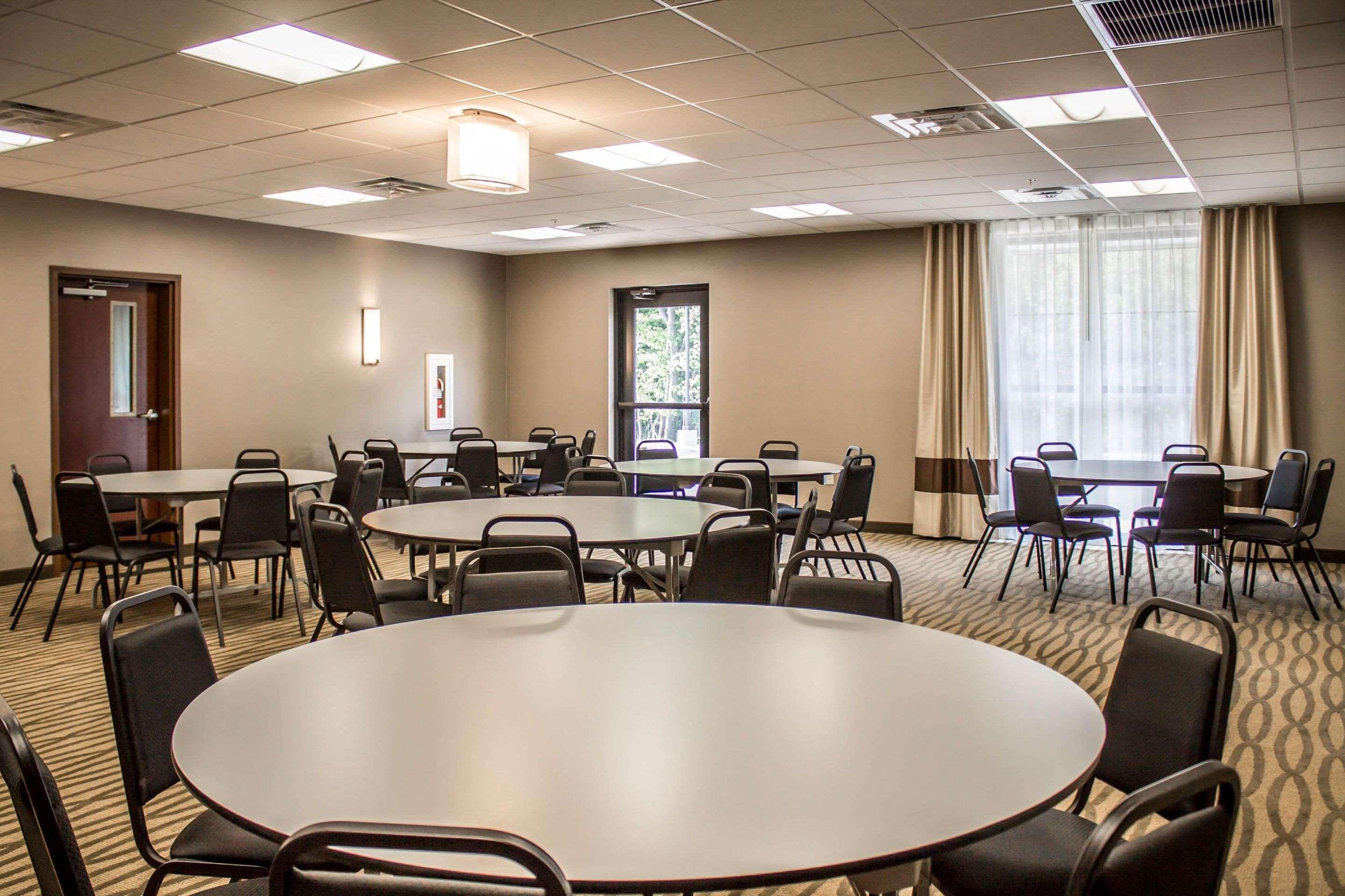 Comfort Suites Hartville-North Canton Uniontown Bagian luar foto