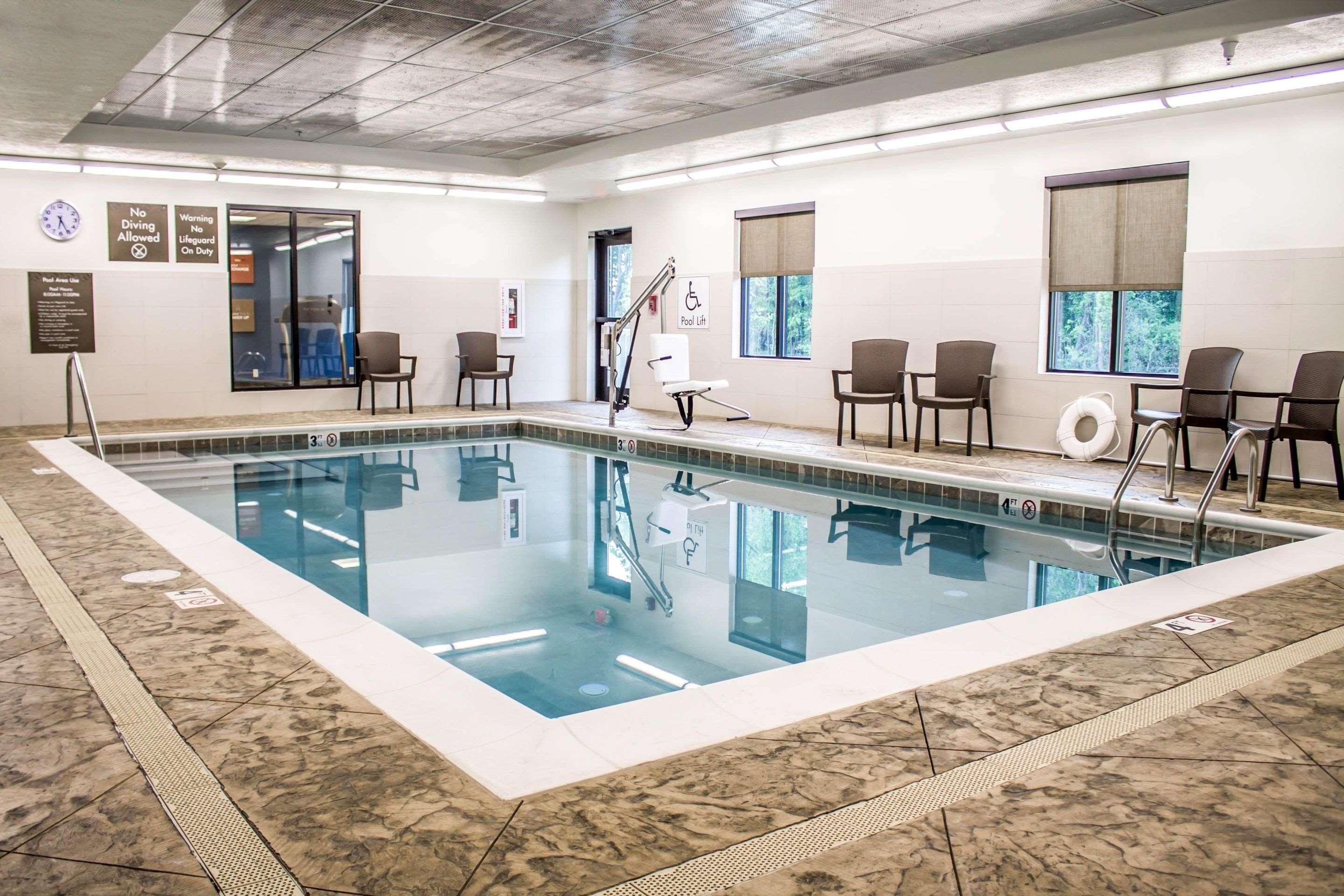 Comfort Suites Hartville-North Canton Uniontown Bagian luar foto